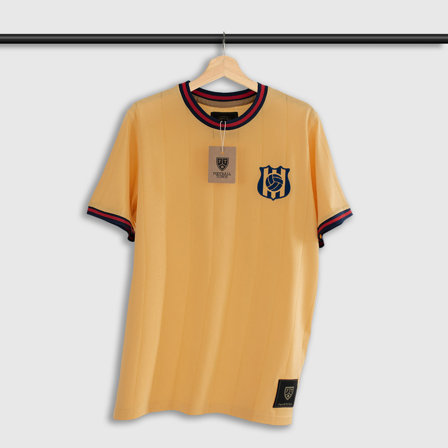 L'Escut Away