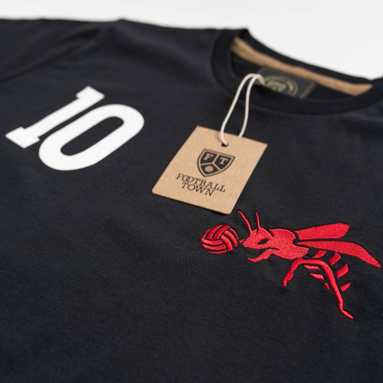 The Bee 10